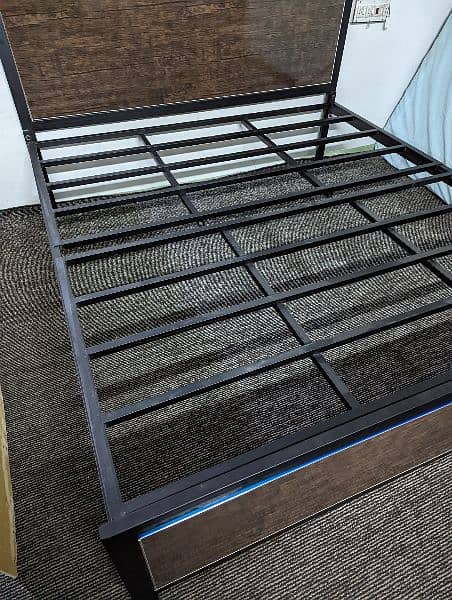 King Size Iron Bed 18 Gauge With Lasani Sheet 13