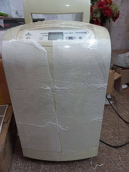 30 L/day Dehumidifier Frigidaire 3