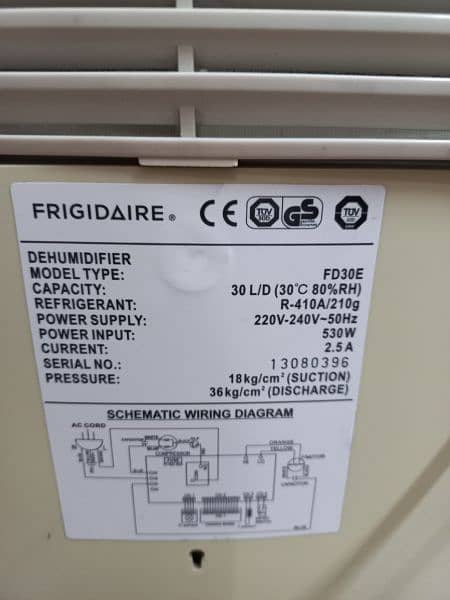 30 L/day Dehumidifier Frigidaire 2