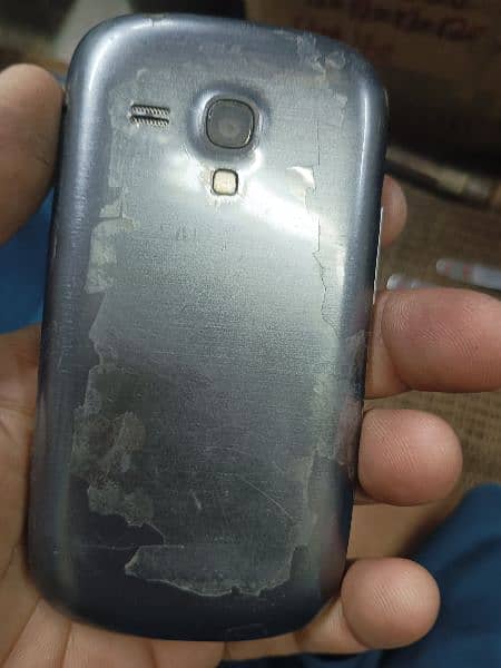 Samsung Galaxy S3 mini 1