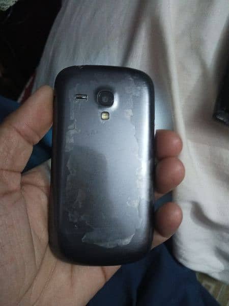 Samsung Galaxy S3 mini 4