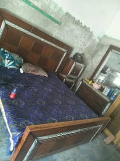 Bed with doctor matress nd Ward robe nd the dressing table for sell