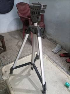 tripod for sale in good condition