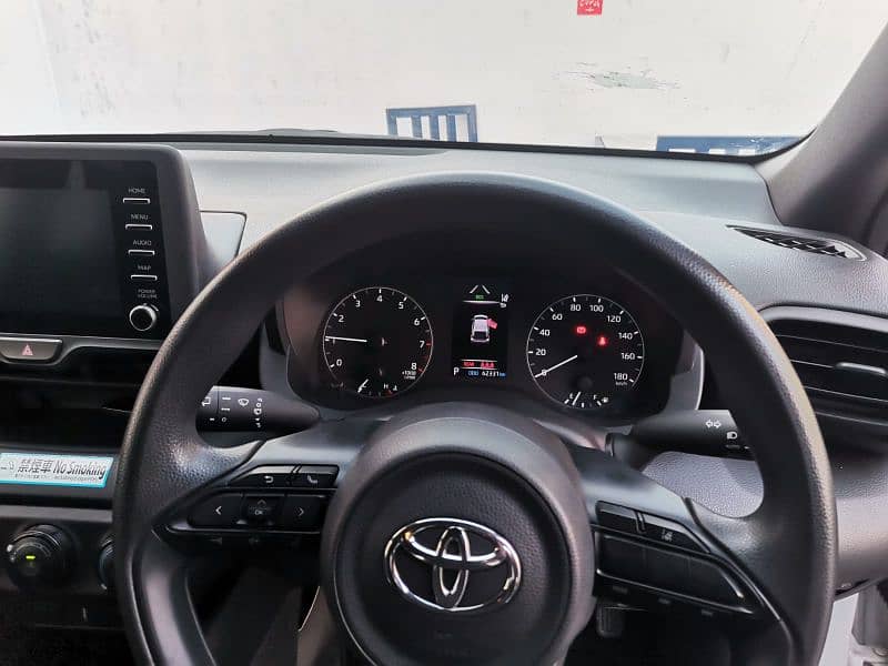Toyota yaris hatchback 2