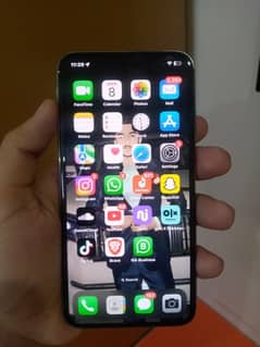 Iphone xs max - Factory Unlock - 10/10 Condition All Okay