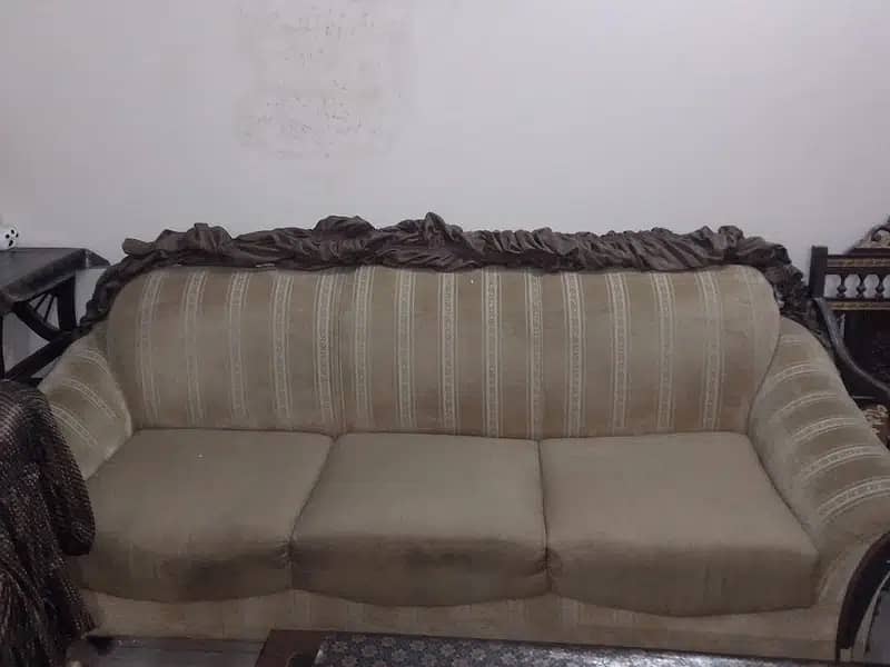 1+2+3( 6 seated sofa set) for sale. usable condition 0
