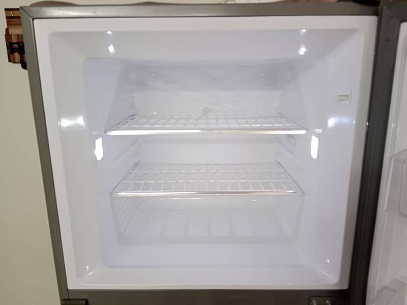 Haier Refrigerator HRF 336 for Sale 7