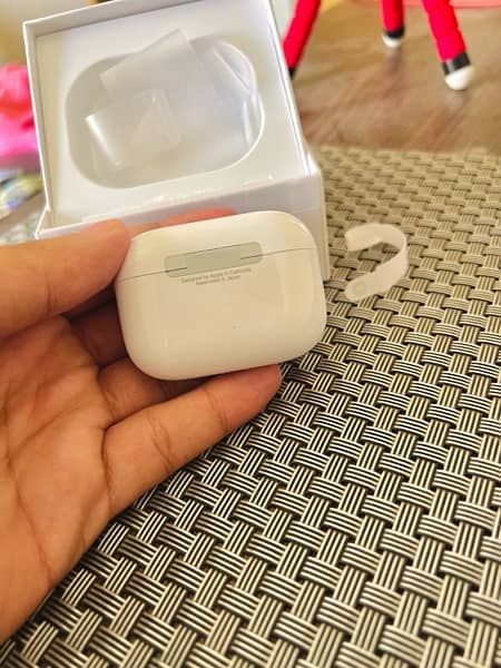 Apple AirPods Pro 2nd Generation 4