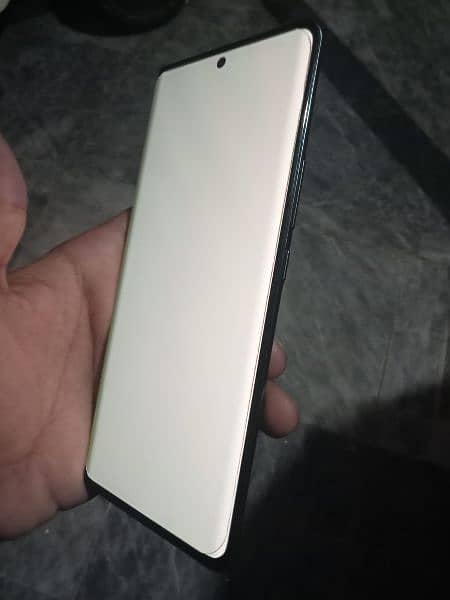 Honor 70 Dubai variant
in good and neat condition 1