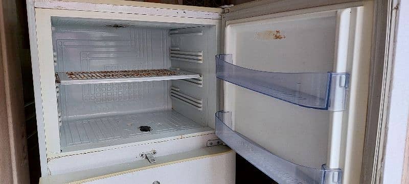 Pel Refrigerator 14 cft For Sale 1