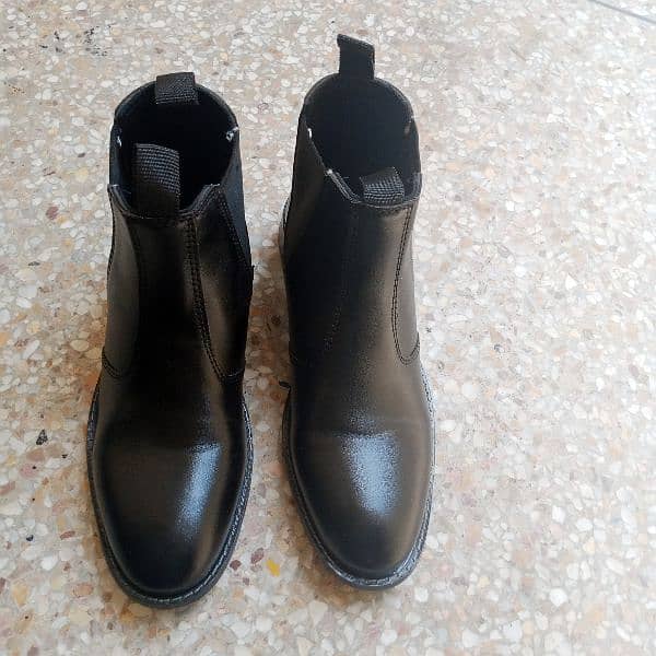Chelsea boots pure leather black color 2