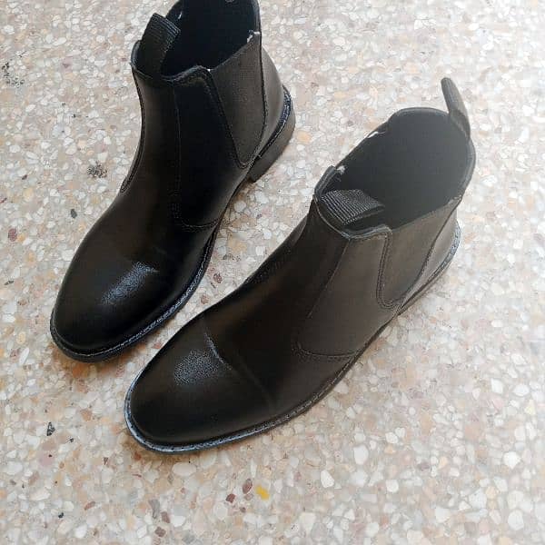 Chelsea boots pure leather black color 4