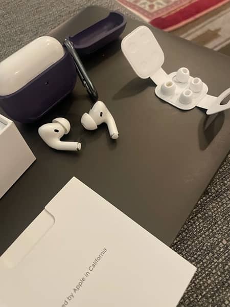 AirPods Pro with wireless charging case 3
