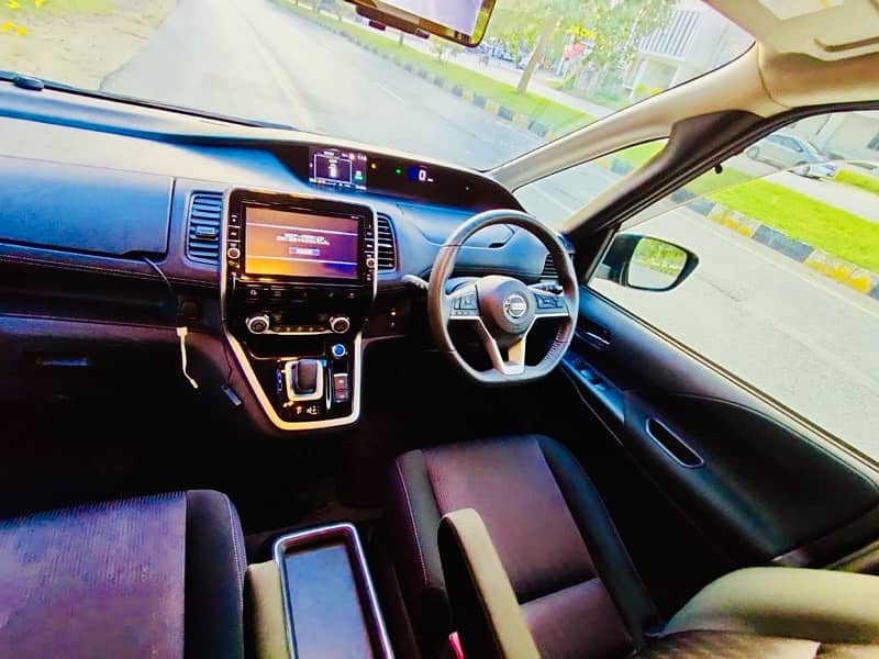 Nissan Sareena Full Option 7 Seater Luxury Car Model 2018 Import 2023 3