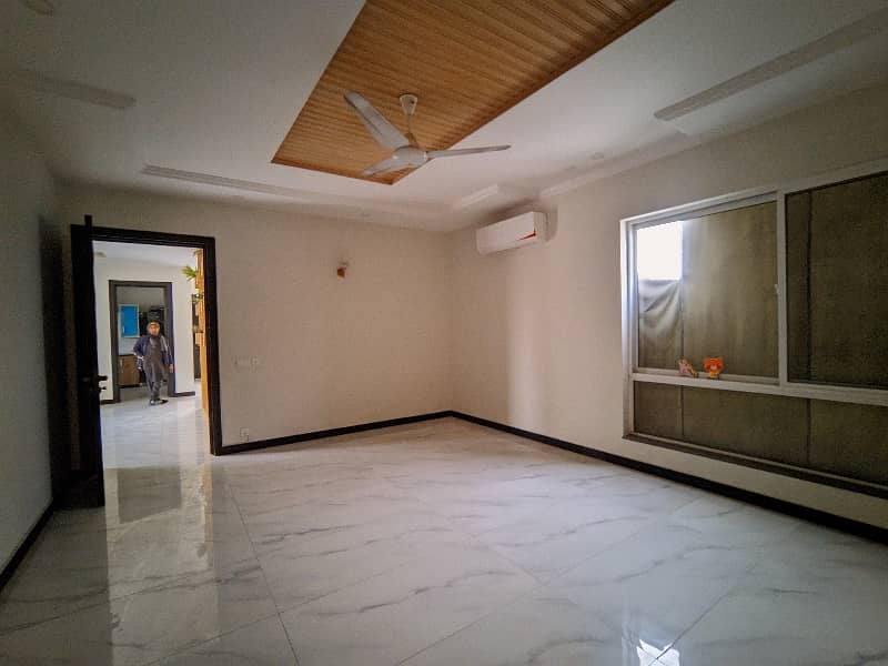 01-Kanal Upper Portion, 4-Bed Rooms, Separate Gate in DHA Lahore 2