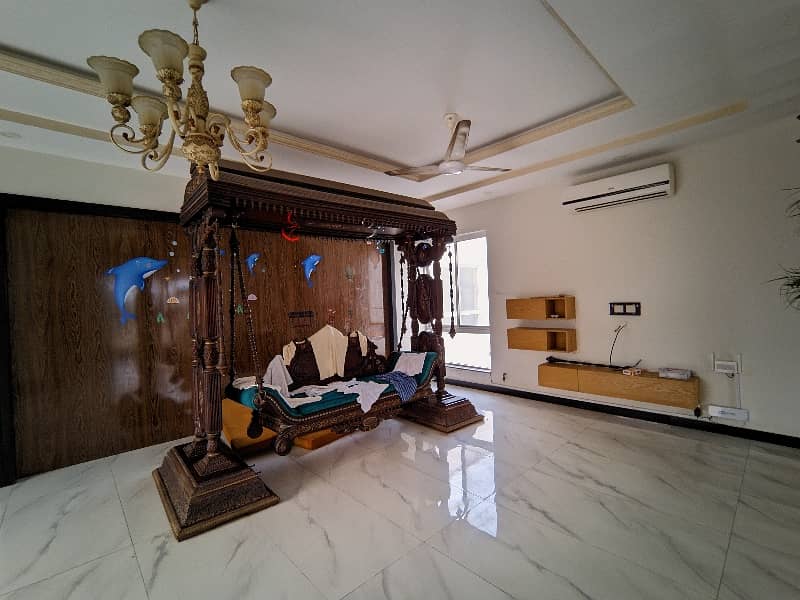 01-Kanal Upper Portion, 4-Bed Rooms, Separate Gate in DHA Lahore 10
