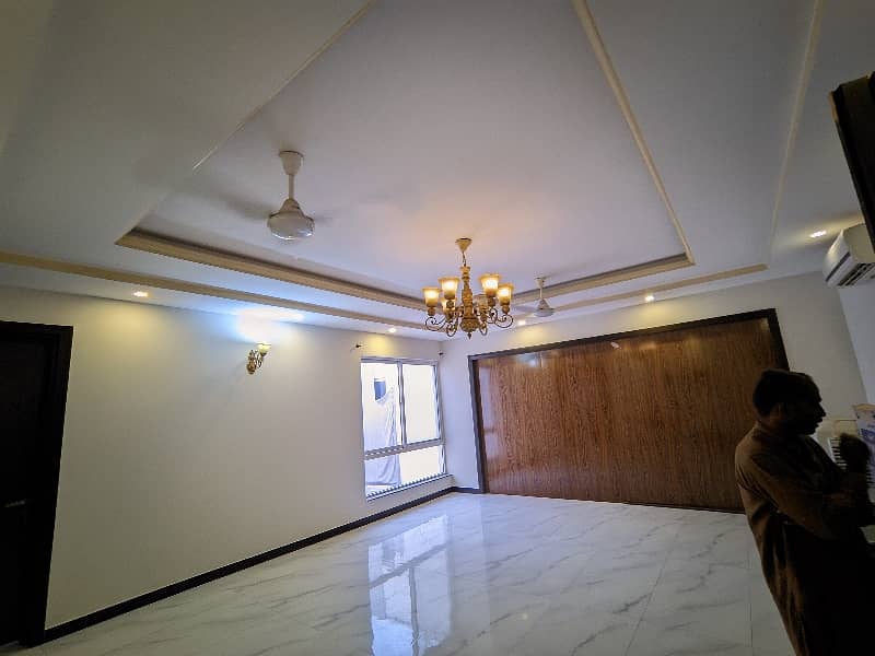 01-Kanal Upper Portion, 4-Bed Rooms, Separate Gate in DHA Lahore 21