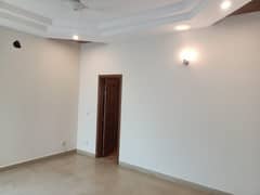 1-Kanal Upper Portion [3-Bed Rooms] for Rent in DHA Phase-4 (Facing Park)