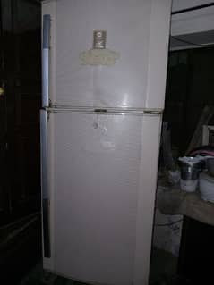 Dawlance fridge 14 cubic 100 % working condition 0