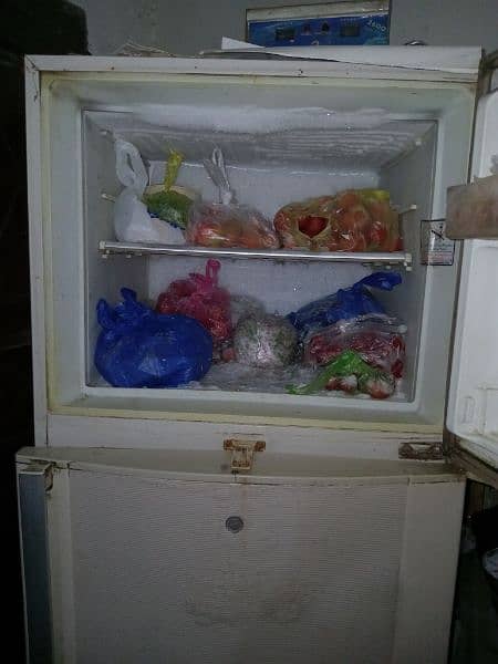 Dawlance fridge 14 cubic 100 % working condition 3