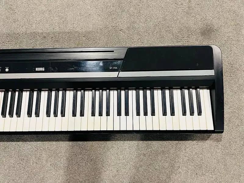 Korg sp -170 s digital piano weighted hammer keysYamahap-80 keyboard 7