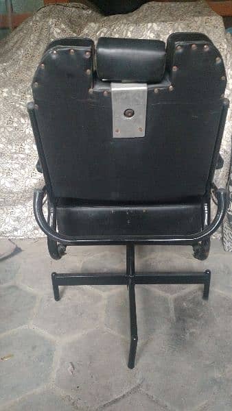 CHAIR GOOD CONDITION 1