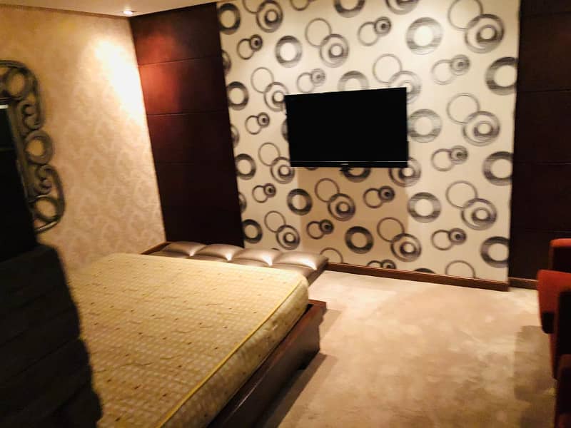 Luxurious furnished apartment for rent in mall of Lahore 9