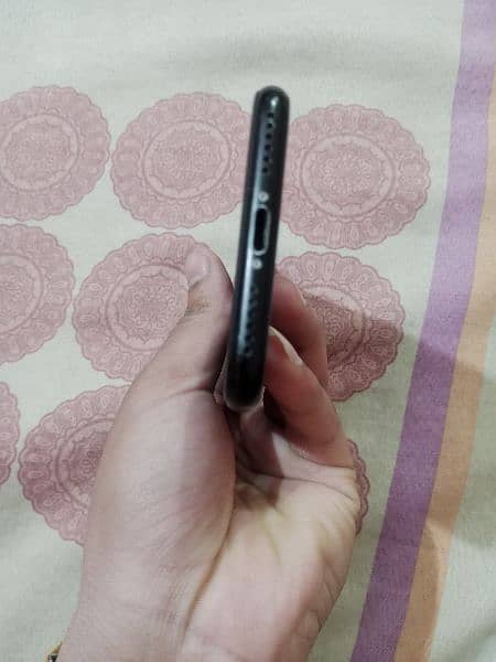iPhone SE battery health 89 memory 64 black colour jv 4