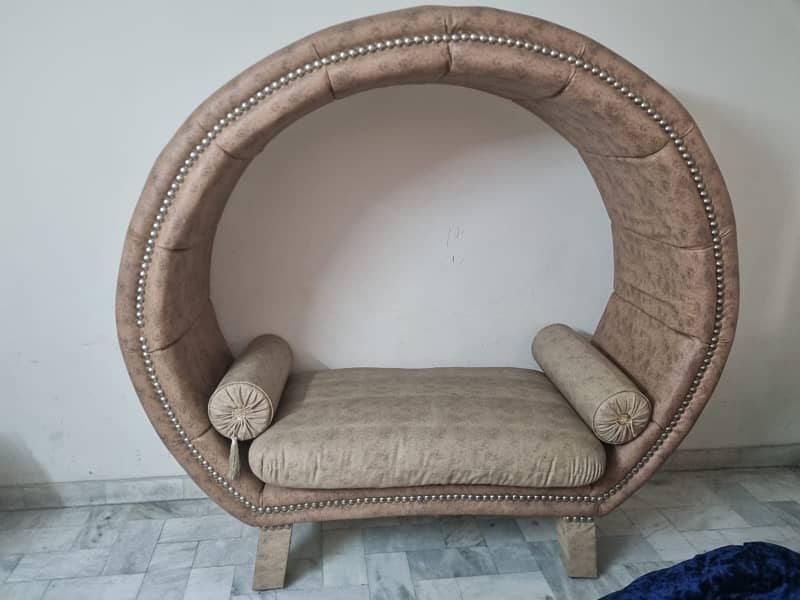 Round shape ring sofa for sale 2
