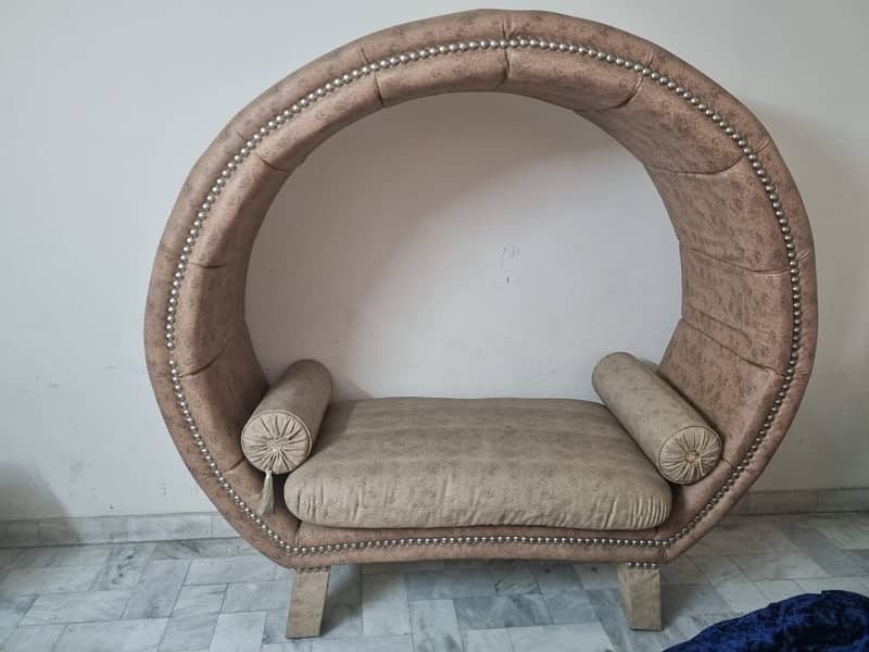 Round shape ring sofa for sale 4