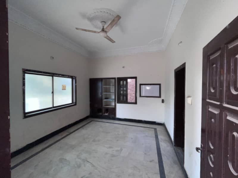 Commercial Office Available For Rent At Prime Location Of Unit 7, Latifabad, Hyderabad. 17