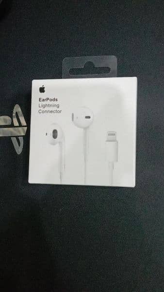 Iphone 12 pro With Apple EarPods | 10/10 Condition | 256GB | Non Pta | 11