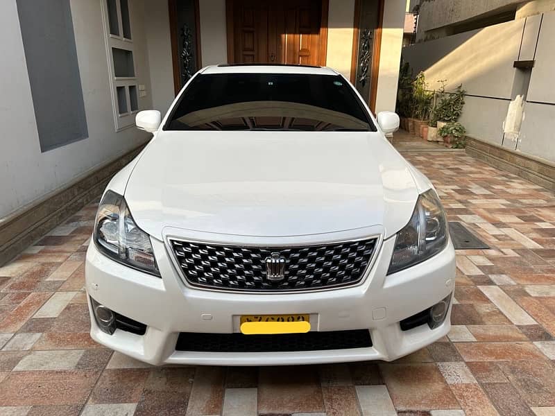 Toyota crown 2010/2013 One Of One Imported B2B Original Like New 1