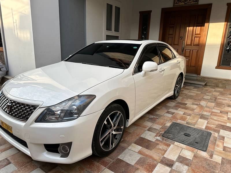 Toyota crown 2010/2013 One Of One Imported B2B Original Like New 8