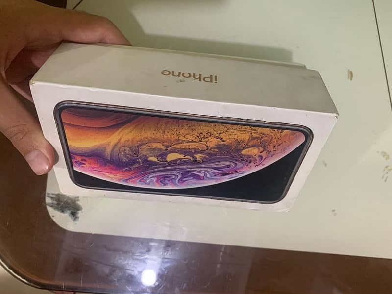 iPhone XS / 64 gb /pta approved/ 9