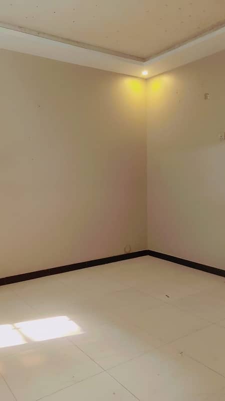 200 Sq Yds X3 First Floor Portion in Gulshan-e-Maymar - Rent 40,000 Original Pictures 6