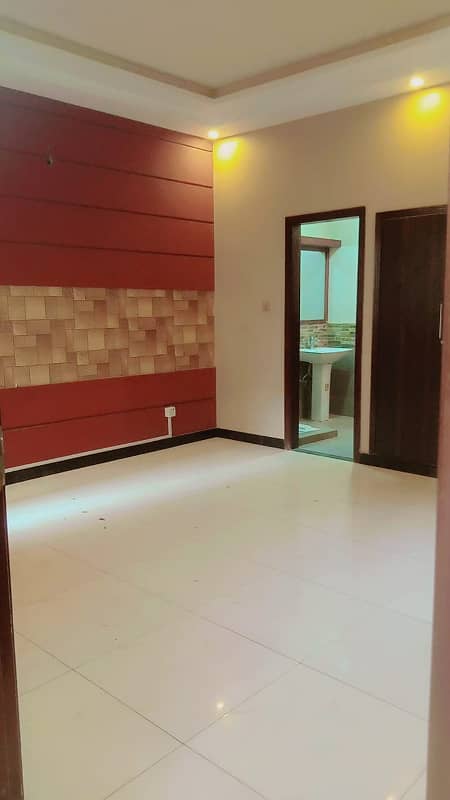 200 Sq Yds X3 First Floor Portion in Gulshan-e-Maymar - Rent 40,000 Original Pictures 9