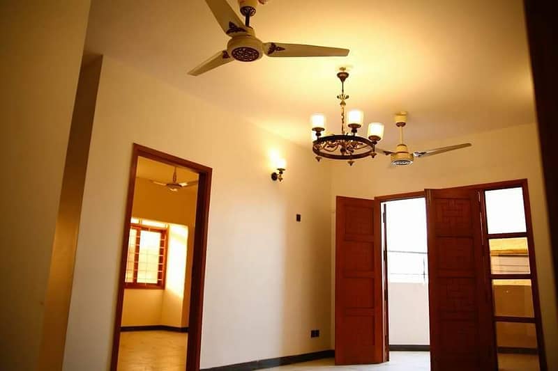 Spacious 3-Bedroom Drawing Dining 1750 Apartment for Rent in PHA Tower Gulshan-e-Maymar 4
