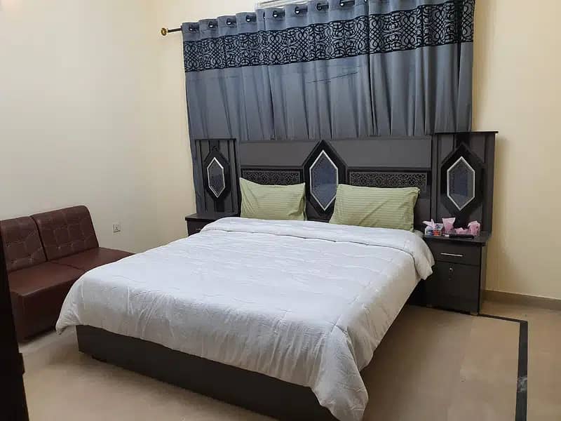 Room For Rent In Karachi / Guest House in Karachi 0