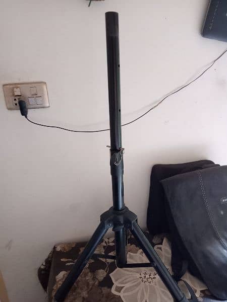 1.5 metres speaker stand 1