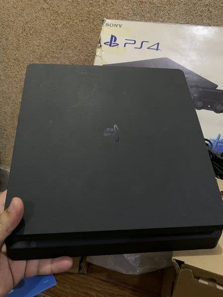 PlayStation PS4 Slim Complete Box 3