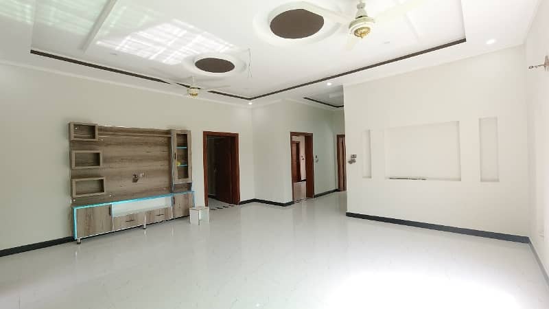 Get This Amazing Prime Location 10 Marla House Available In Gulshan Abad Sector 2 6