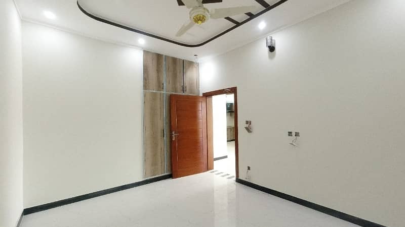 Get This Amazing Prime Location 10 Marla House Available In Gulshan Abad Sector 2 24