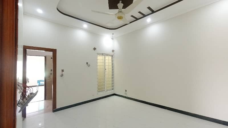 Get This Amazing Prime Location 10 Marla House Available In Gulshan Abad Sector 2 33
