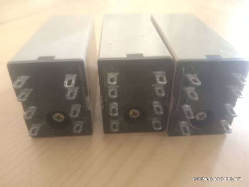 Omron H3Y-2 timer relays 1