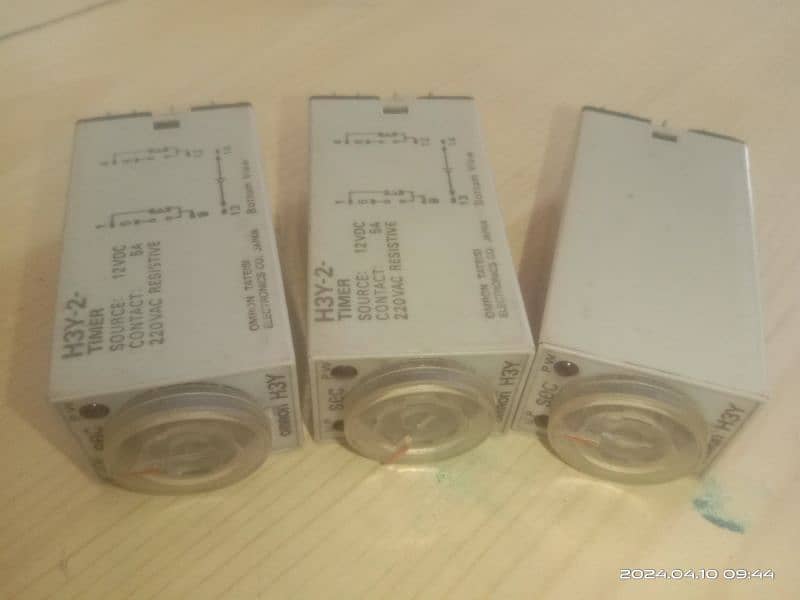 Omron H3Y-2 timer relays 6