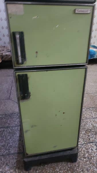 imported  fridge 10/10 condition urgently  sale 4