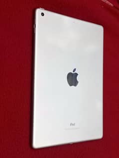 iPad 6th Generation - 128 GB - Non-cellular