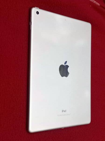 iPad 6th Generation - 128 GB - Non-cellular 0