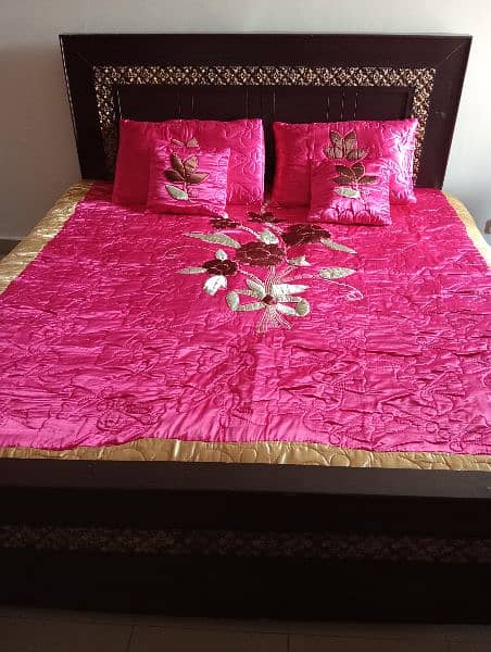 Wooden Queen Size Bed Only 5